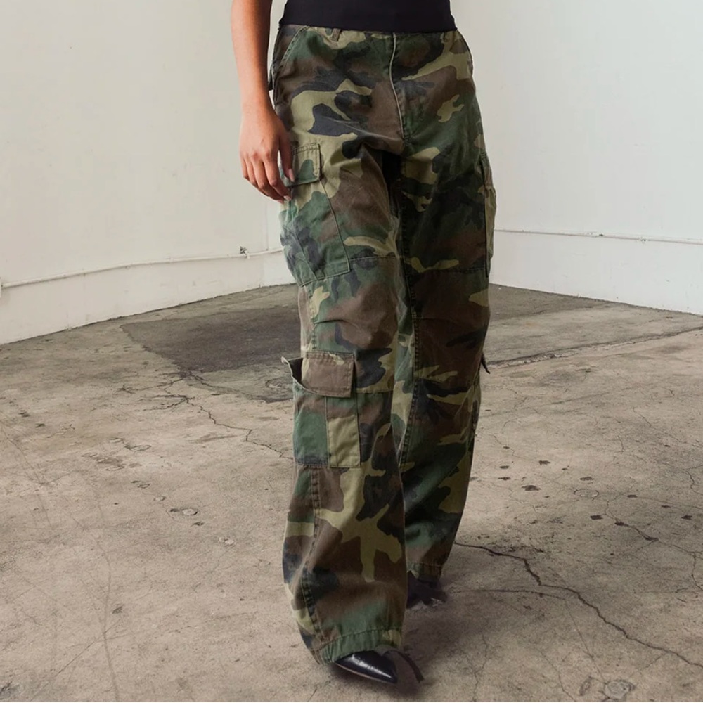 Local European LE CAMO CARGO - VINTAGE DISTRESSED WASH 
M/L